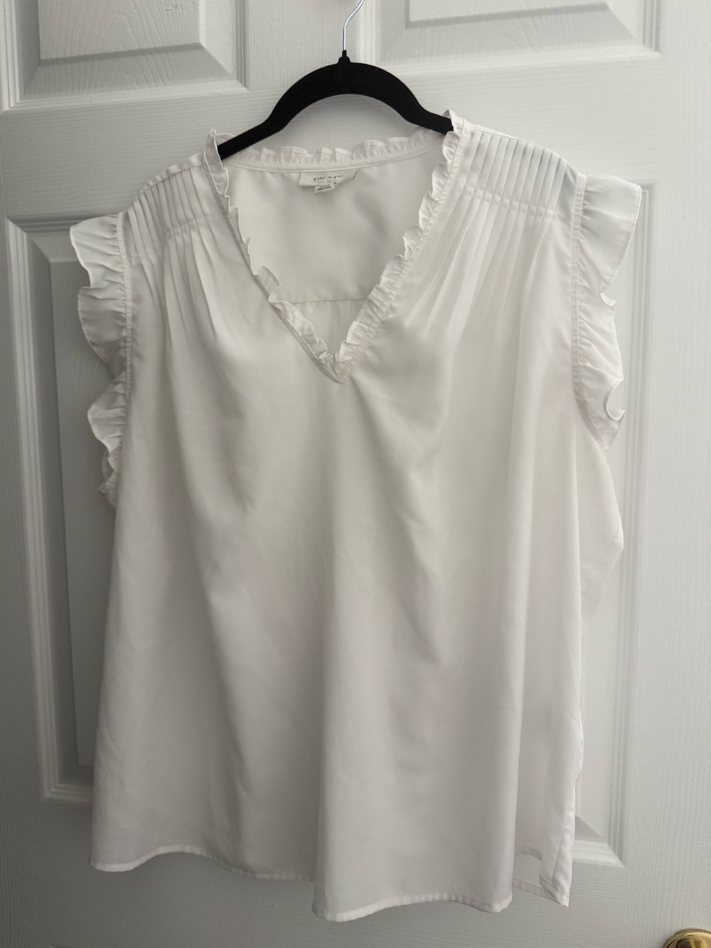 On 34th Sleeveless Ruffle V-Neck Top - White